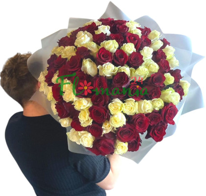 Букет из 101 красной и белой розы Love Sparks